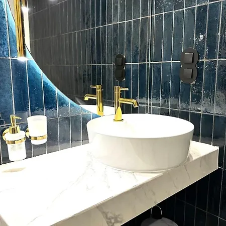 Palais Royal - Chez Lucas * Paris