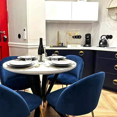 Palais Royal - Chez Lucas Daire